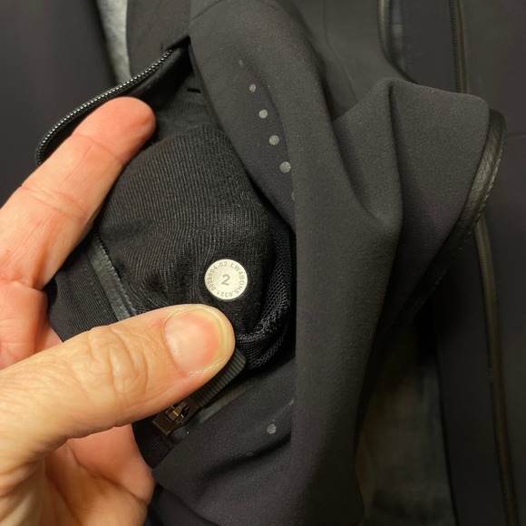 Lululemon  Cross Chill Jacket Black Full Zip Athleisure Women Size 2 - Picture 2 of 2